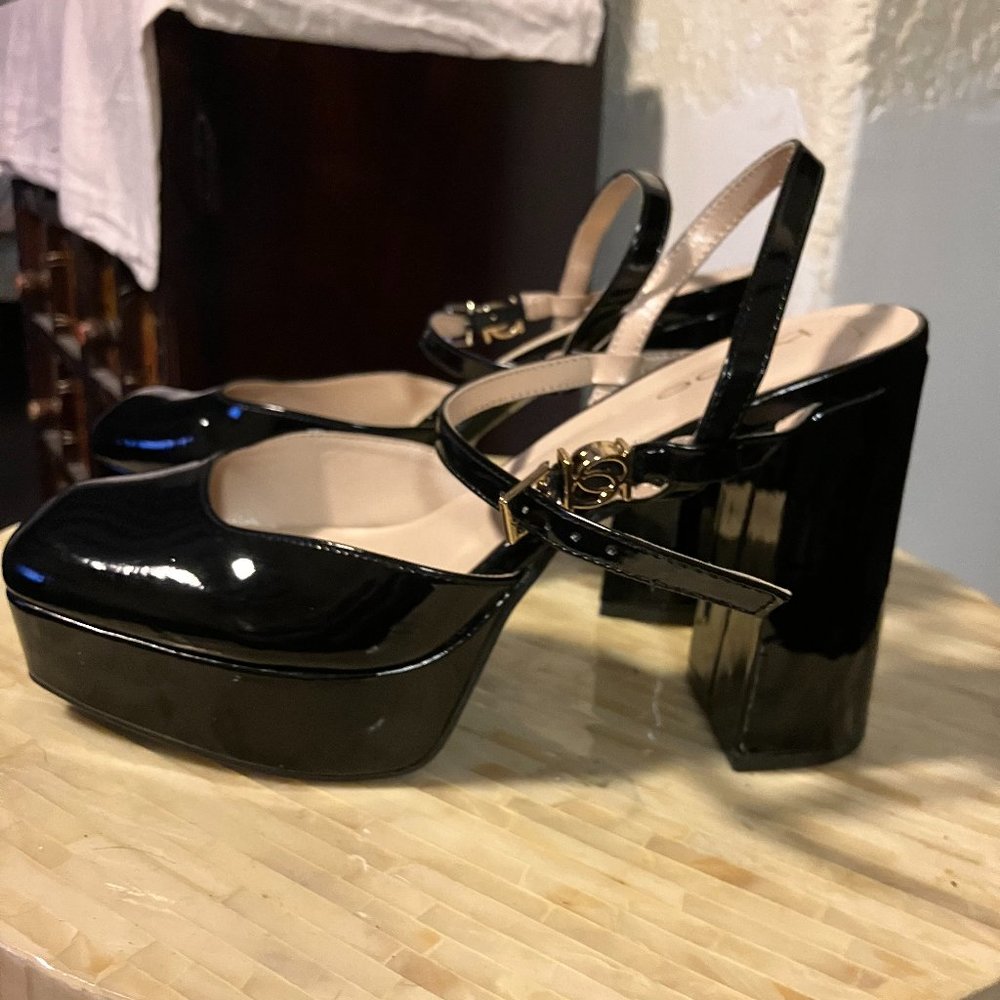 New BEBE Mean Mary Janysa! trendy, funky and chunky !